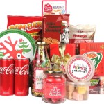 Kerstpakket "Rood" kerstpakket in kleur rood - vol heerlijkheden - kerstkoekjes - chips - cola - winterthee - themakleur rood